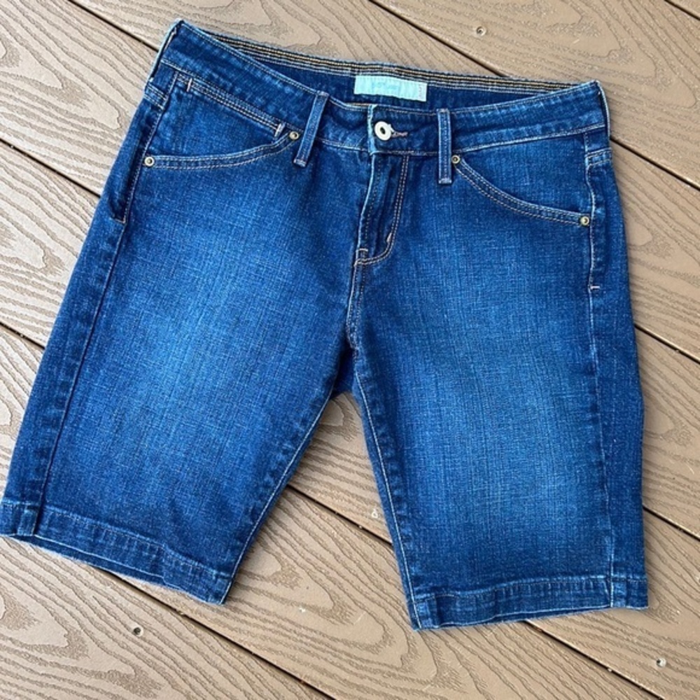 Levi’s 545 Bermuda style midrise jean shorts